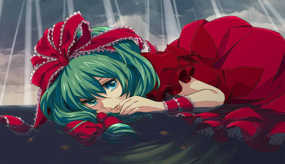 cloud, eitamu_(pixiv45223), green_hair, hair_ribbon, kagiyama_hina, lying, mattie, on_stomach, ribbon, ripples, short_hair, smile, sunbeam, sunlight, touhou, water