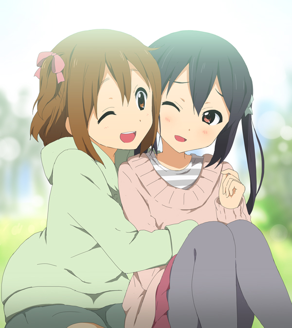 2girls, alternate_hairstyle, black_hair, brown_eyes, hirasawa_yui, hug, k-on!, kisuke_(akutamu)