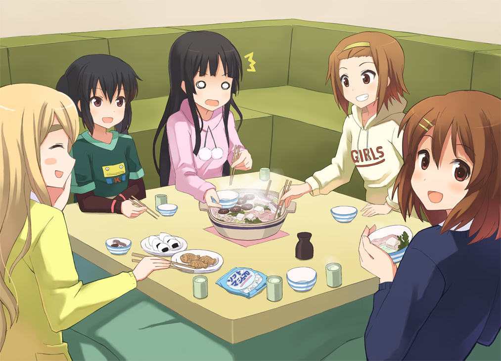 akiyama_mio, bangs, black_hair, blonde_hair, blunt_bangs, bottle, bowl, brown_hair