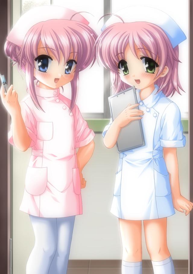 2girls, asakura_maina, asakura_yuuna, blue_eyes, cowboy_shot, cute, fingernails, green_eyes