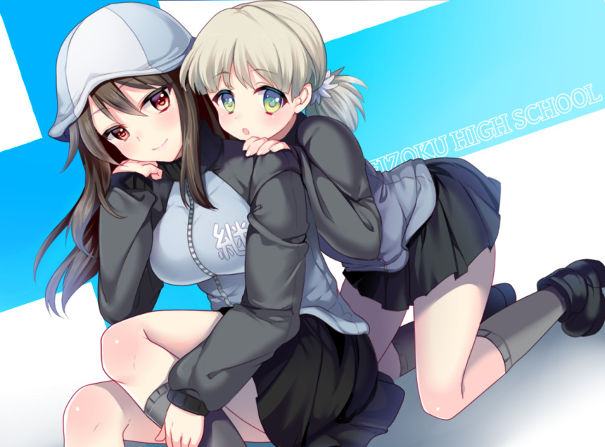 2girls, aki_(girls_und_panzer), black_skirt, brown_eyes, brown_hair, girls_und_panzer, green_eyes, grey_legwear