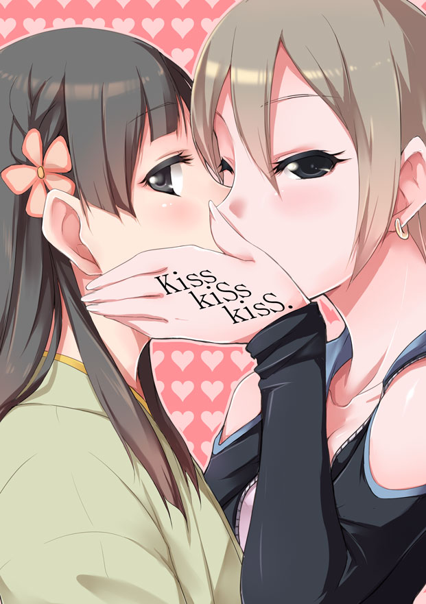 2girls, bangs, black_eyes, blonde_hair, blush, breasts, cleavage, collarbone