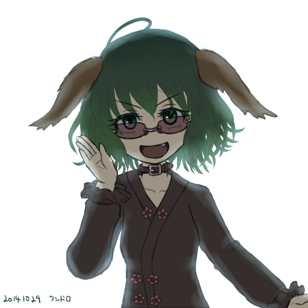 1girl, ahoge, bloom, choujuu_gigaku, collar, colored_lenses, dated, dog_collar, facing_viewer, fang, flower_button, green_eyes, green_hair, kasodani_kyouko, miata_(pixiv), open_mouth, short_hair, signature, simple_background, solo, sunglasses, symposium_of_post-mysticism, touhou, waving, white_background