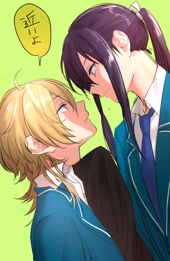 2boys, blonde_hair, blue_necktie, ensemble_stars!, from_side, green_background, hakaze_kaoru, kanzaki_souma