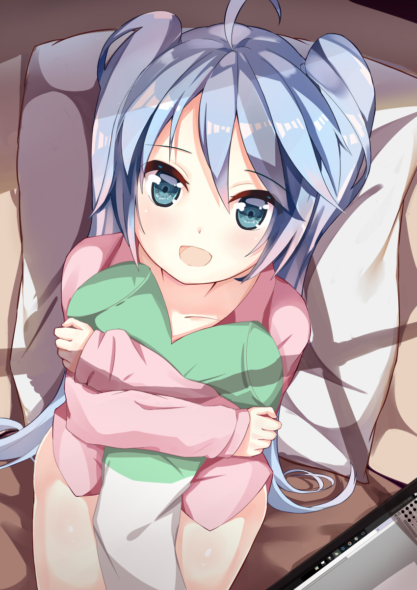 1girl, absurdres, ahoge, aqua_eyes, blue_hair, hatsune_miku, highres, lingyan_heiye
