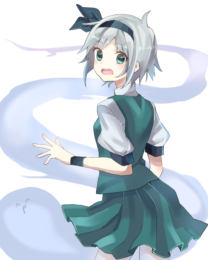 1girl, ^p^, cowboy_shot, eyebrows, eyebrows_visible_through_hair, green_eyes, hair_ribbon, hairband