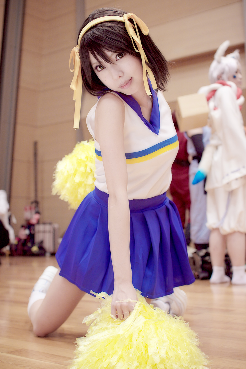 brown_hair, cheerleader, cosplay, mizuno_shiro, pantyhose, photo, skirt, suzumiya_haruhi