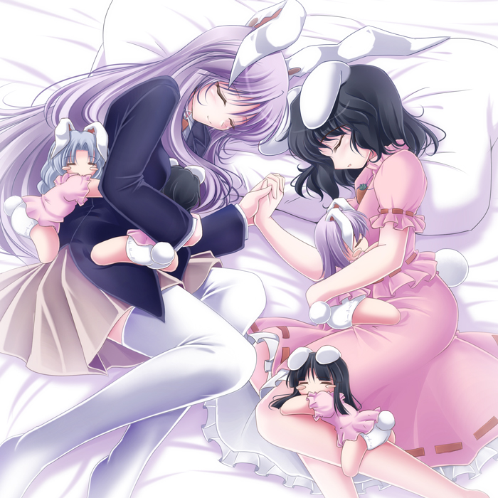 2girls, animal_ears, bed, blush_stickers, bunny_ears, bunny_tail, chibi, closed_eyes, hand_holding, holding_hands, houraisan_kaguya, inaba_tewi, meso_(gjmeso), meso_(pixiv35947), multiple_girls, pillow, rabbit_ears, reisen_udongein_inaba, sleeping, tail, thigh-highs, thighhighs, touhou, white_legwear, white_thighhighs, yagokoro_eirin, yuri