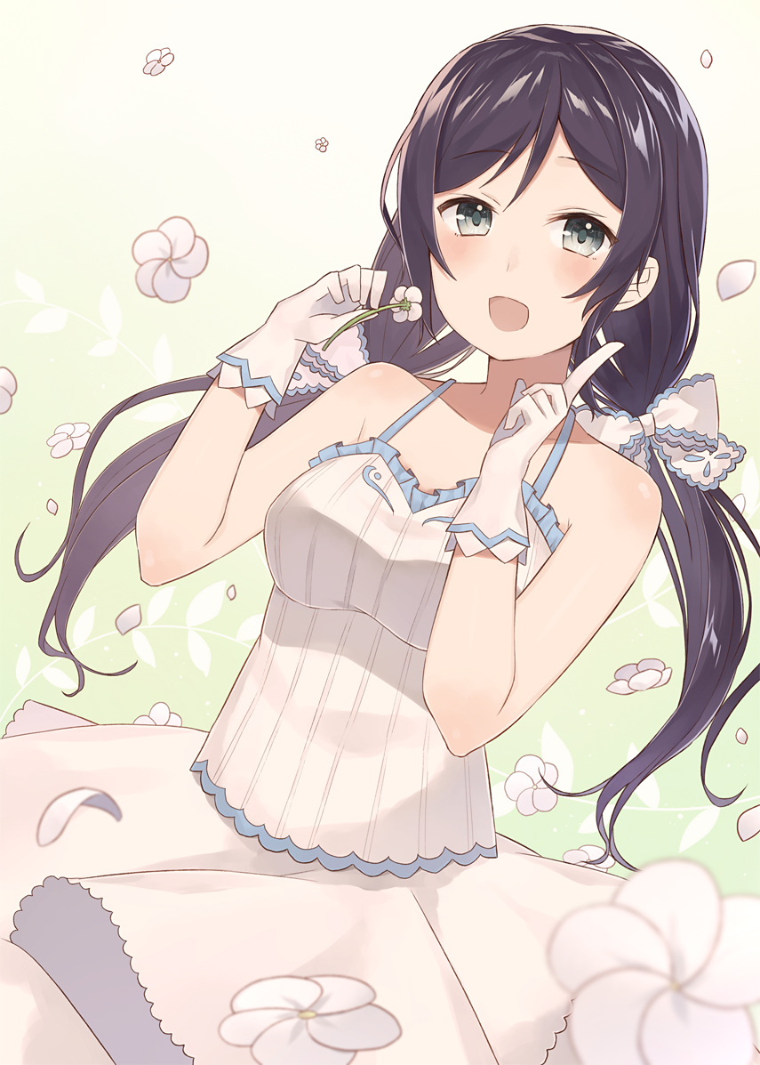 1girl, blush, breasts, gloves, green_eyes, long_hair, looking_at_viewer, love_live!_school_idol_project
