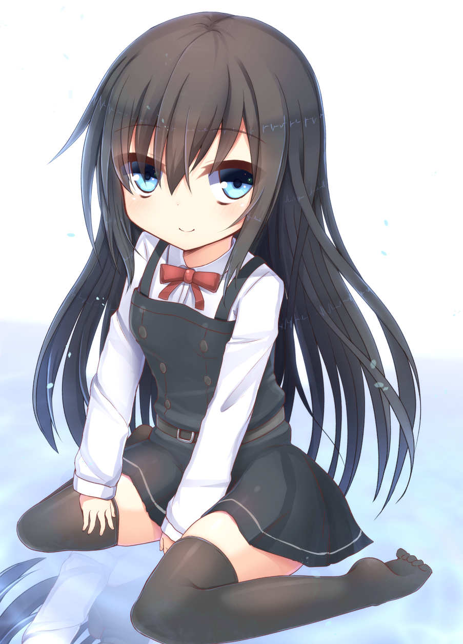 1girl, asashio_(kantai_collection), belt, black_hair, black_legwear, blue_eyes, dress, highres