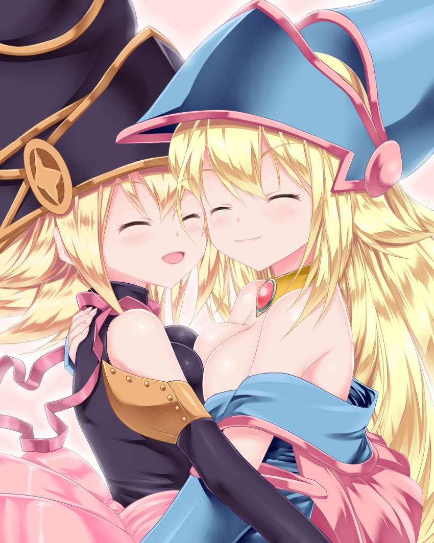 2girls, :d, ^_^, bangs, bare_shoulders, black_hat, blonde_hair, blue_hat