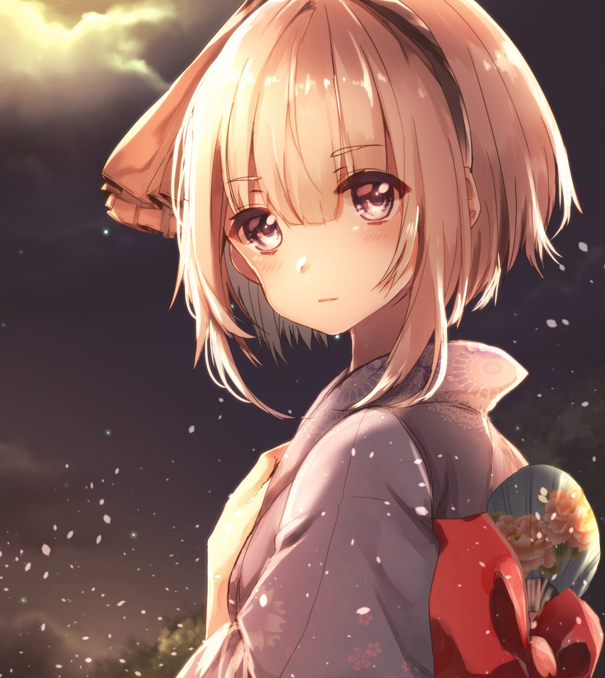 1girl, absurdres, alternate_costume, alternate_eye_color, alternate_hair_color, backlighting, bangs, beige_hair