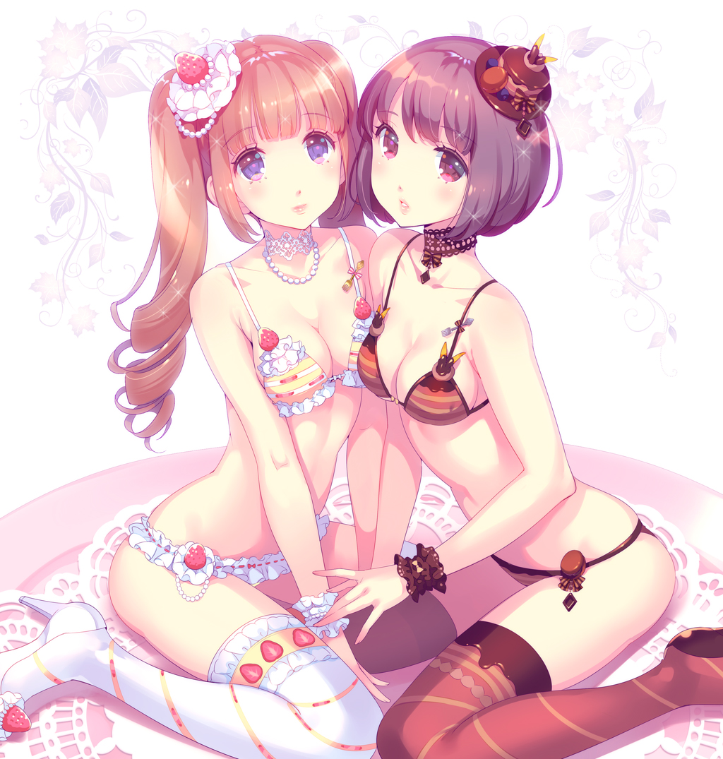2girls, bangs, between_legs, bikini, blue_eyes, blunt_bangs, bob_cut, breasts