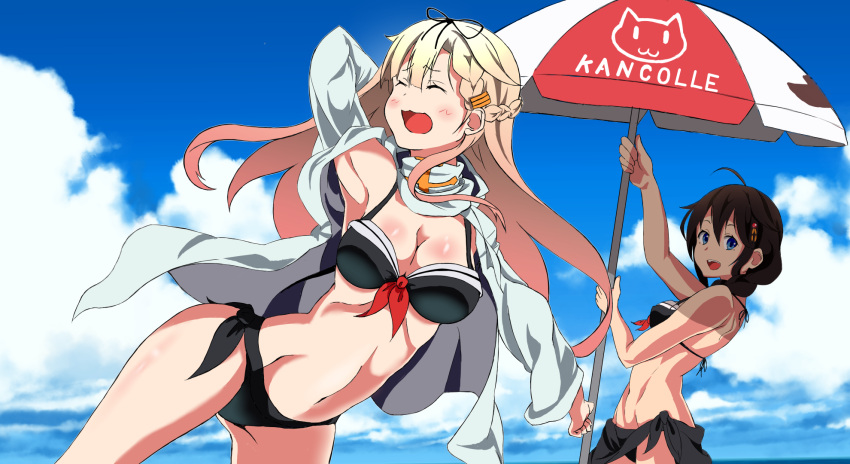2girls, :3, ^_^, ahoge, arm_behind_head, arm_up, armpits, beach_umbrella