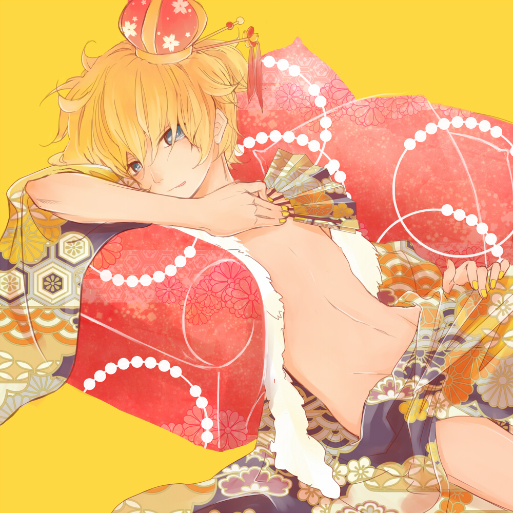 1boy, ajimita, blonde_hair, child, crown, fan, floral_print, fur
