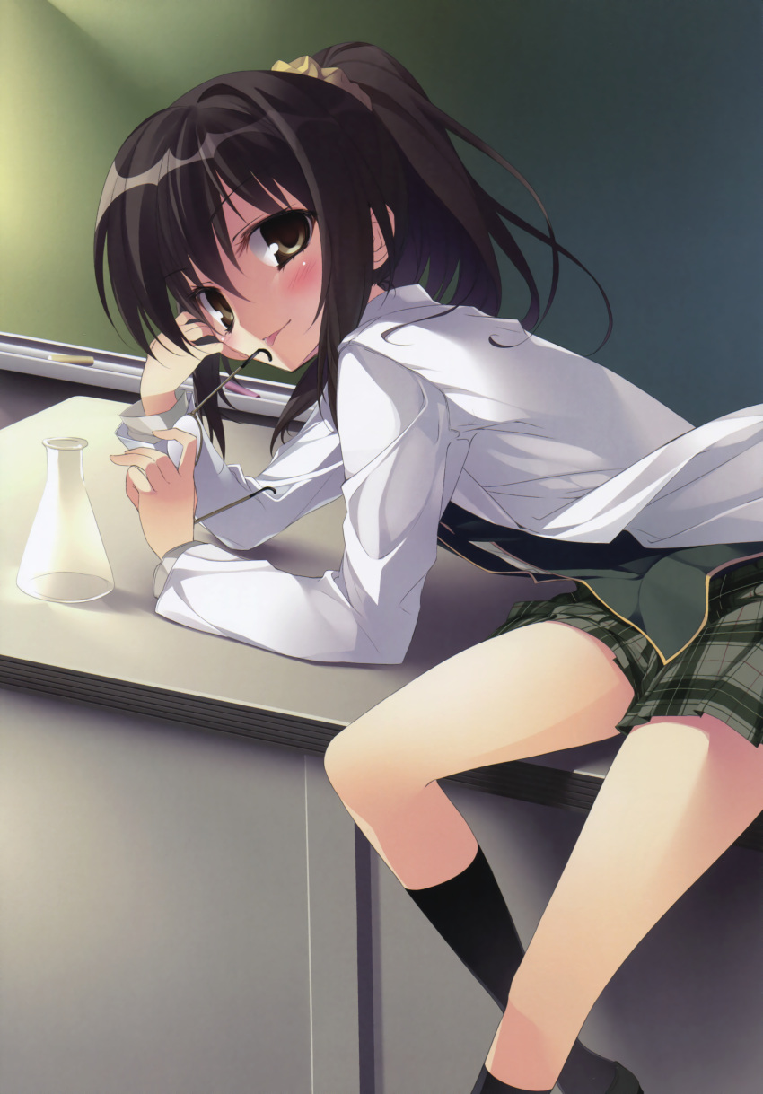 1girl, absurdres, black_hair, black_legwear, boku_wa_tomodachi_ga_sukunai, erlenmeyer_flask, glasses, green_eyes