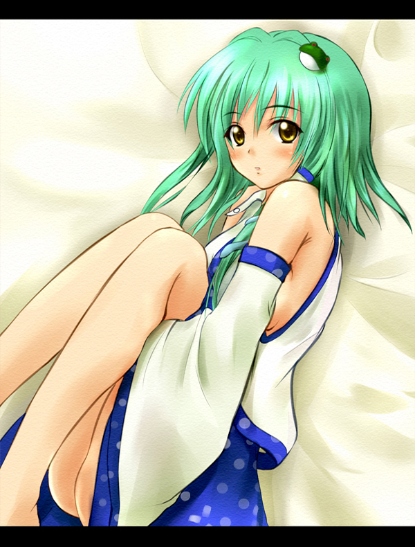 green_hair, kochiya_sanae, koni, touhou, yellow_eyes