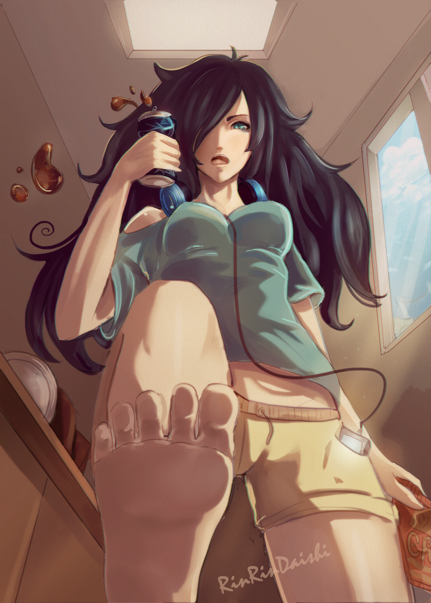 1girl, alternate_breast_size, artist_name, bag, barefoot, black_hair, breasts, digital_media_player, from_below, frown, green_eyes, hair_over_one_eye, headphones, headphones_around_neck, highres, holding, kuroki_tomoko, light, liquid, long_hair, off_shoulder, open_mouth, perspective, plate, rinrindaishi, short_shorts, shorts, signature, soda_can, soles, solo, squeezing, watashi_ga_motenai_no_wa_dou_kangaetemo_omaera_ga_warui!, window