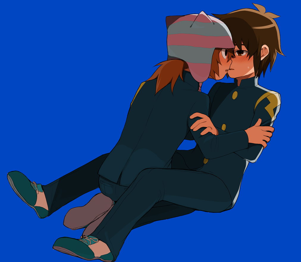 2boys, bad_id, blue_background, blush, brown_hair, child, gakuran, handa_shin'ichi