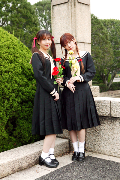 2girls, asian, cosplay, fukuzawa_yumi, fukuzawa_yumi_(cosplay), looking_at_viewer, maria-sama_ga_miteru, multiple_girls, outdoors, photo, shimazu_yoshino, shimazu_yoshino_(cosplay), smile, twintails