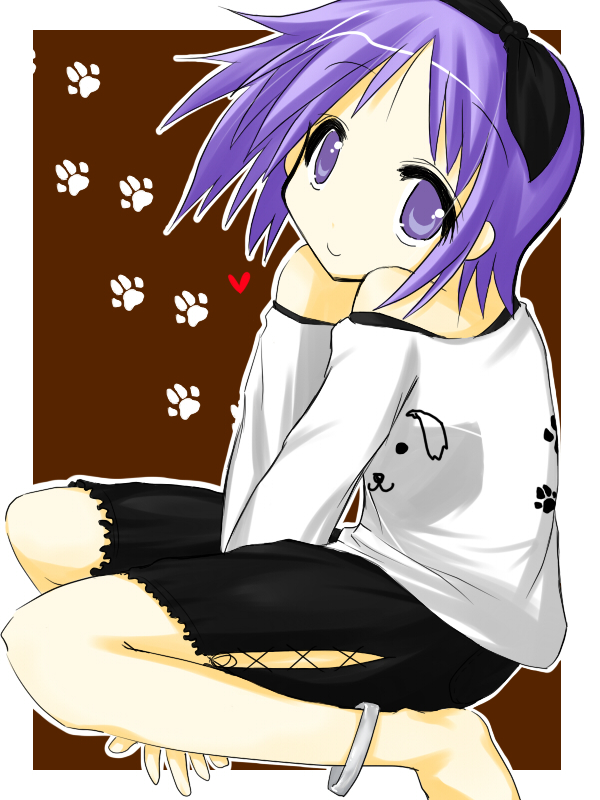 ankle_bracelet, bare_shoulders, barefoot, casual, hiiragi_tsukasa, jewelry, lucky_star, purple_eyes