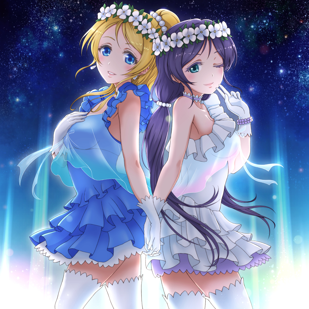 2girls, ayase_eli, back-to-back, bare_shoulders, black_hair, blonde_hair, blue_dress, blue_eyes