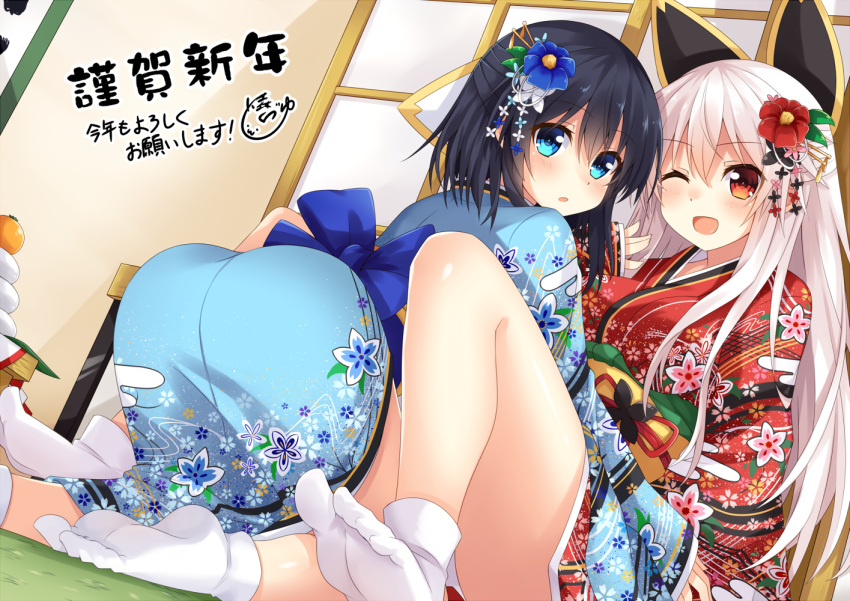 2girls, ;d, ass, black_hair, black_ribbon, blue_eyes, blue_flower, blue_kimono