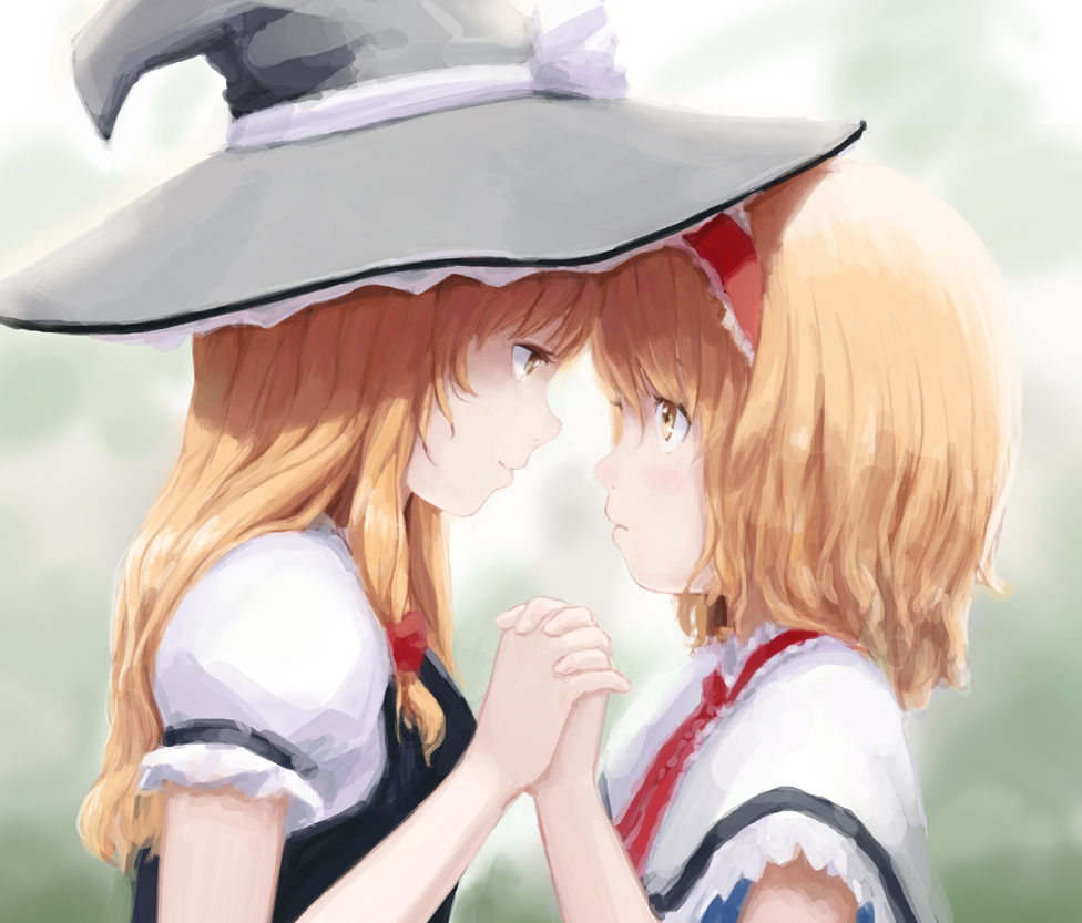 2girls, alice_margatroid, blonde_hair, bow, capelet, hairband, hand_holding, hat