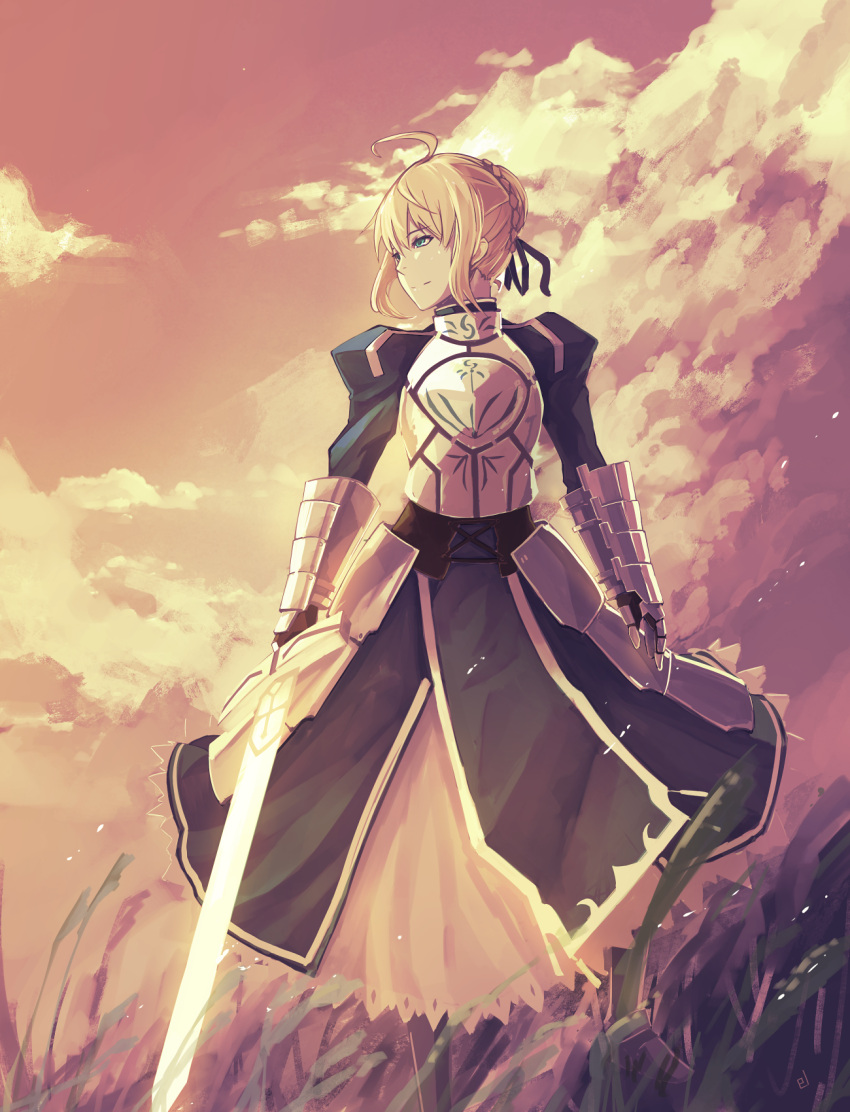 1girl, ahoge, armor, armored_dress, blonde_hair, braid, closed_mouth, commentary_request, dusk, el_(egoistic_parade), excalibur, fate/stay_night, fate_(series), faulds, french_braid, gauntlets, green_eyes, highres, holding, holding_sword, holding_weapon, looking_to_the_side, saber, solo, sword, weapon