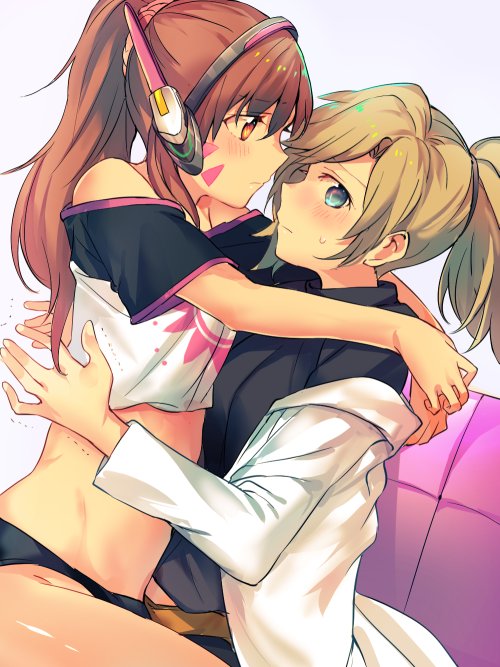 2girls, alternate_hairstyle, bare_shoulders, blonde_hair, blue_eyes, brown_eyes, brown_hair, casual