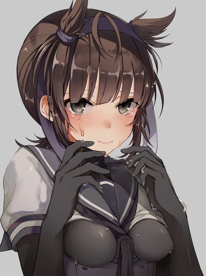 1girl, between_breasts, black_eyes, bodysuit, bodysuit_under_clothes, breasts, brown_hair, grey_background