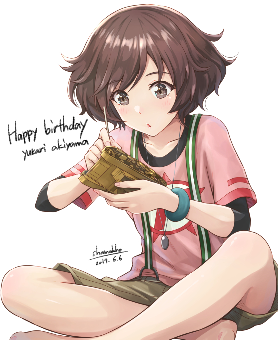 1girl, akiyama_yukari, barefoot, brown_eyes, brown_hair, brown_shorts, casual, character_name