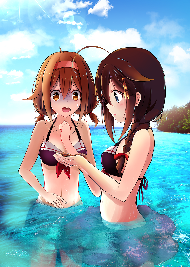 2girls, adapted_costume, ahoge, amagami_(makise_tsubaki), bikini, black_bikini, blue_eyes, braid
