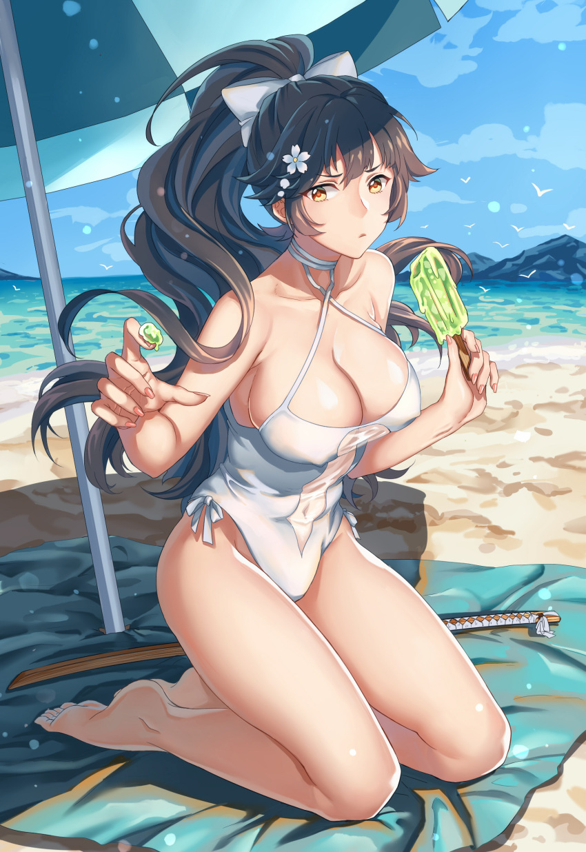 1girl, absurdres, barefoot, beach_umbrella, bilan_hangxian, blue_sky, bokken, breasts, brown_hair, casual_one-piece_swimsuit, cleavage, feet, food, highres, horizon, kneeling, large_breasts, melting, ocean, one-piece_swimsuit, popsicle, sand, sky, swimsuit, sword, takao_(bilan_hangxian), umbrella, weapon, wooden_sword, xuobian_de_dan_youdian_yang, yellow_eyes