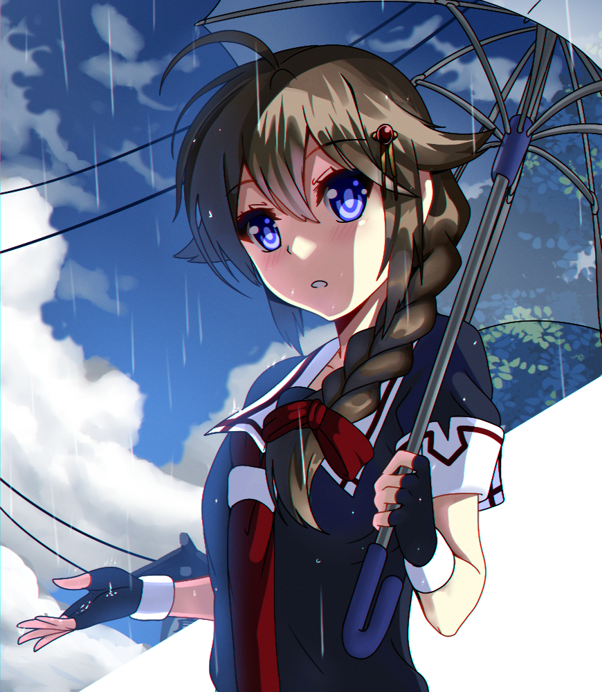 1girl, ahoge, black_serafuku, black_shirt, blue_eyes, blue_sky, blush, bow