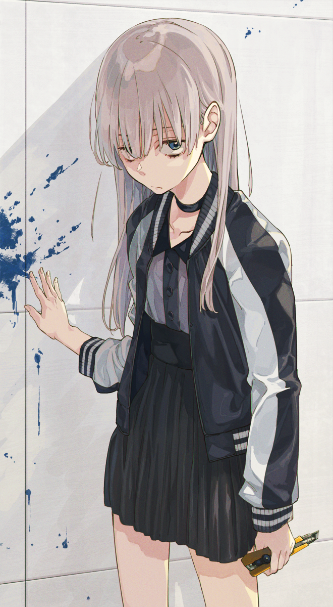 1girl, bags_under_eyes, bangs, boxcutter, closed_mouth, cowboy_shot, falsehood, grey_hair