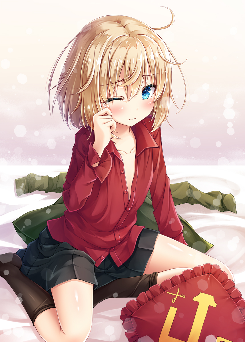 1girl, 3:, akashio_(loli_ace), bangs, black_legwear, black_skirt, blonde_hair, blue_eyes