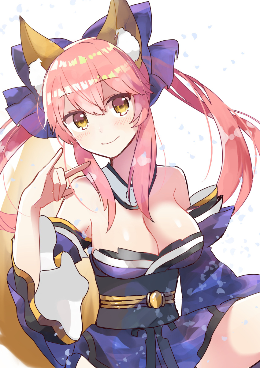 1girl, \m/, absurdres, animal_ears, bangs, bare_shoulders, blue_ribbon, blush, breasts, chabashira_(otya), cleavage, collar, commentary_request, cowboy_shot, detached_sleeves, fate/extra, fate_(series), fox_ears, fox_girl, fox_tail, hair_between_eyes, hair_ribbon, hand_up, highres, japanese_clothes, looking_at_viewer, medium_breasts, obi, one_leg_raised, pink_hair, ribbon, sash, smile, solo, tail, tamamo_(fate)_(all), tamamo_no_mae_(fate), twintails, white_background, wide_sleeves, yellow_eyes
