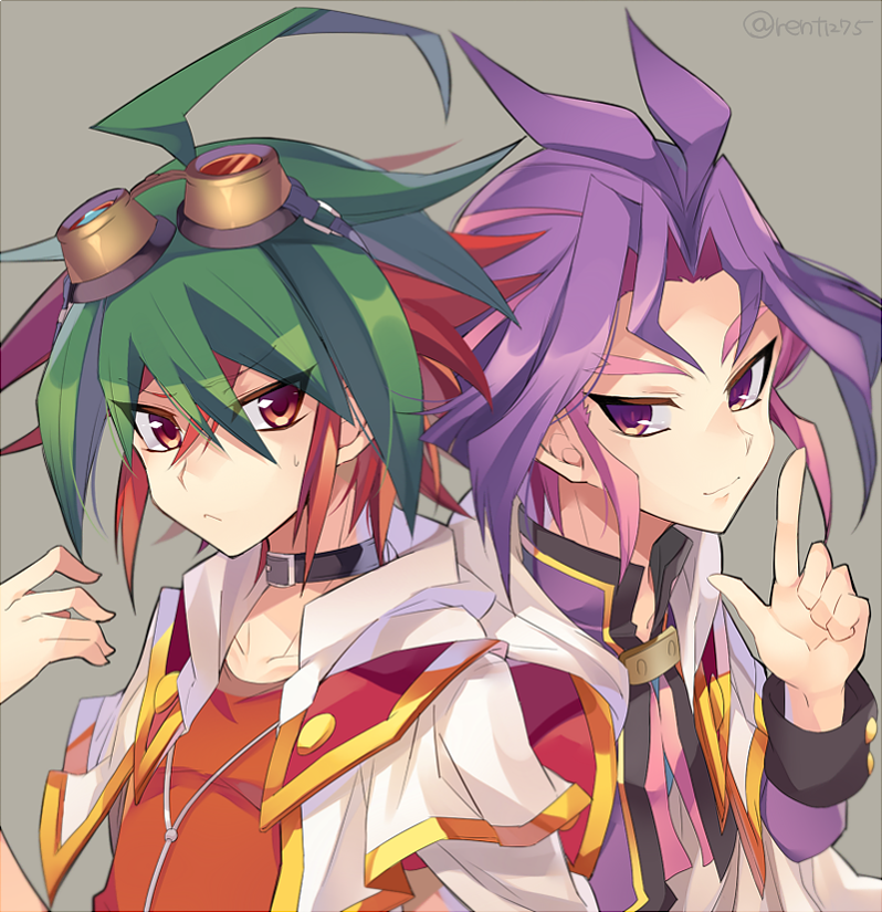 2boys, ahoge, choker, goggles, goggles_on_head, green_hair, grey_background, looking_at_viewer