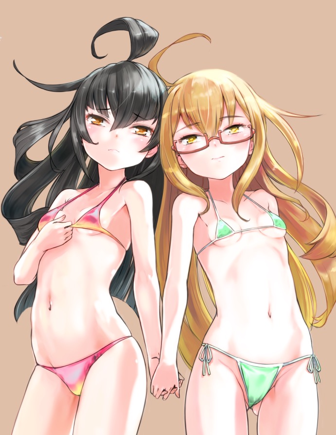 2girls, ahoge, bikini, black_hair, breasts, brown_background, brown_eyes, chikuwa_(tks)