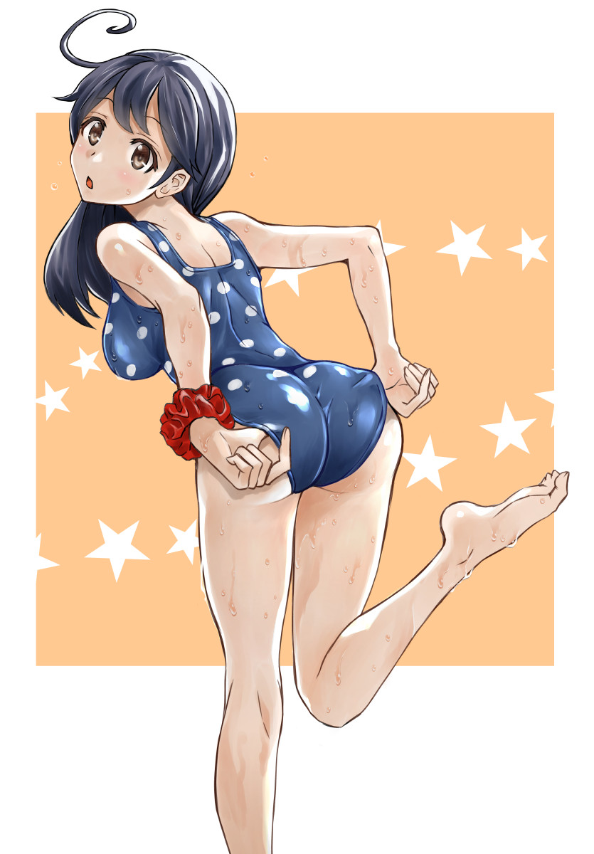 1girl, adjusting_clothes, adjusting_swimsuit, ahoge, akito_(pixiv3623507), ass, barefoot, black_hair, breasts, brown_eyes, casual_one-piece_swimsuit, cowboy_shot, from_behind, highres, kantai_collection, large_breasts, leaning_forward, long_hair, one-piece_swimsuit, polka_dot, polka_dot_swimsuit, scrunchie, solo, standing, standing_on_one_leg, swimsuit, ushio_(kantai_collection), wrist_scrunchie