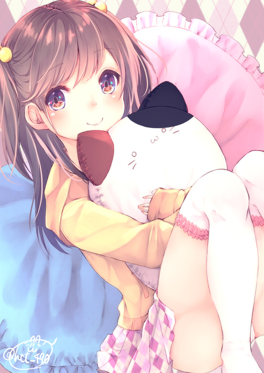 1girl, :3, argyle, argyle_background, argyle_skirt, bangs, blue_pillow, blush