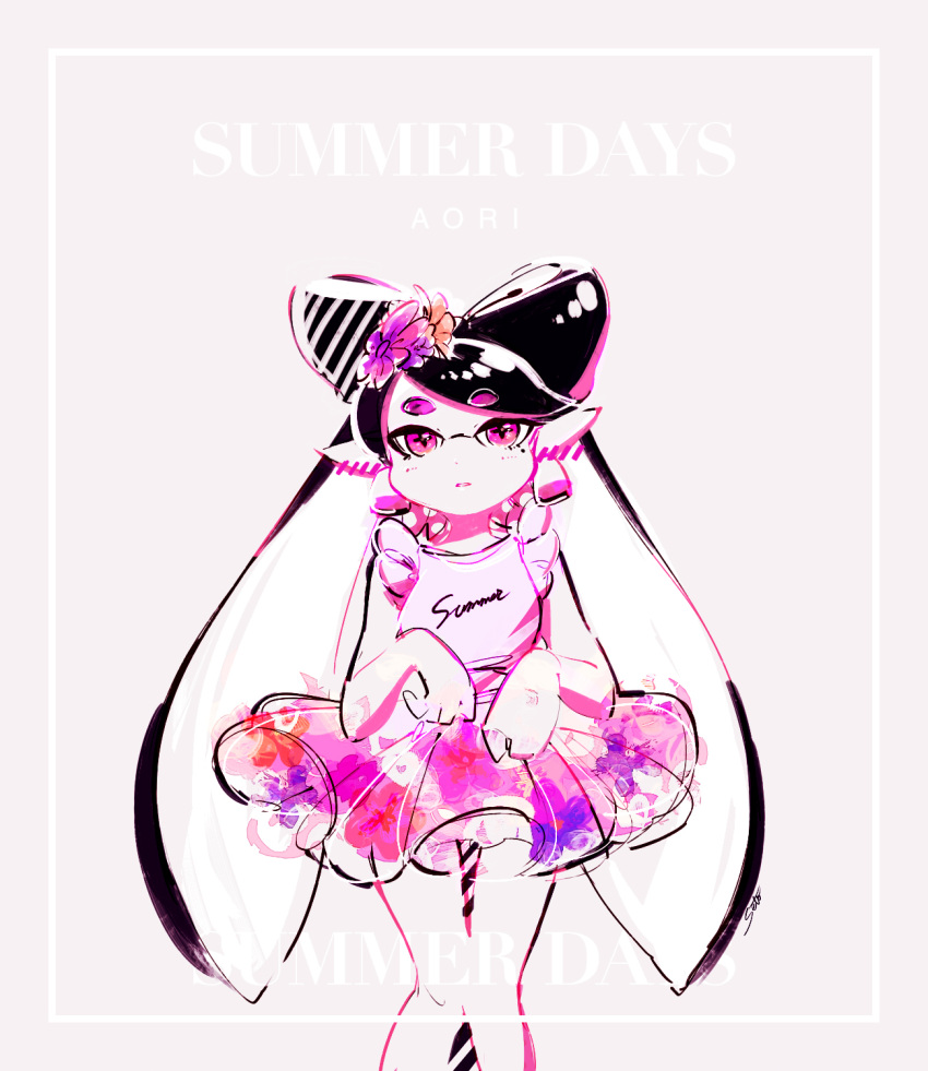 +_+, 1girl, aori_(splatoon), black_hair, casual, character_name, clothes_writing, cowboy_shot