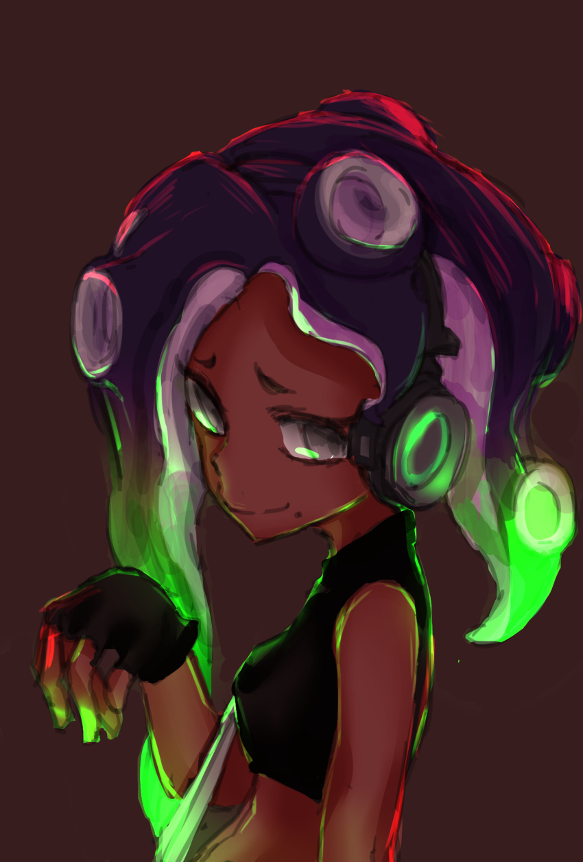 1girl, arm_at_side, asymmetrical_hair, bare_arms, bare_shoulders, bioluminescence, black_gloves, black_vest, closed_mouth, crop_top, cropped_vest, darandy, dark_skin, fingerless_gloves, from_side, gloves, glowing, glowing_hair, glowing_skin, green_hair, grey_eyes, hand_up, headphones, highres, iida_(splatoon), long_hair, looking_at_viewer, mole, mole_under_mouth, multicolored, multicolored_hair, multicolored_skin, octarian, purple_hair, side_glance, simple_background, sketch, sleeveless, smile, solo, splatoon, splatoon_2, stomach, suction_cups, tentacle_hair, upper_body, vest