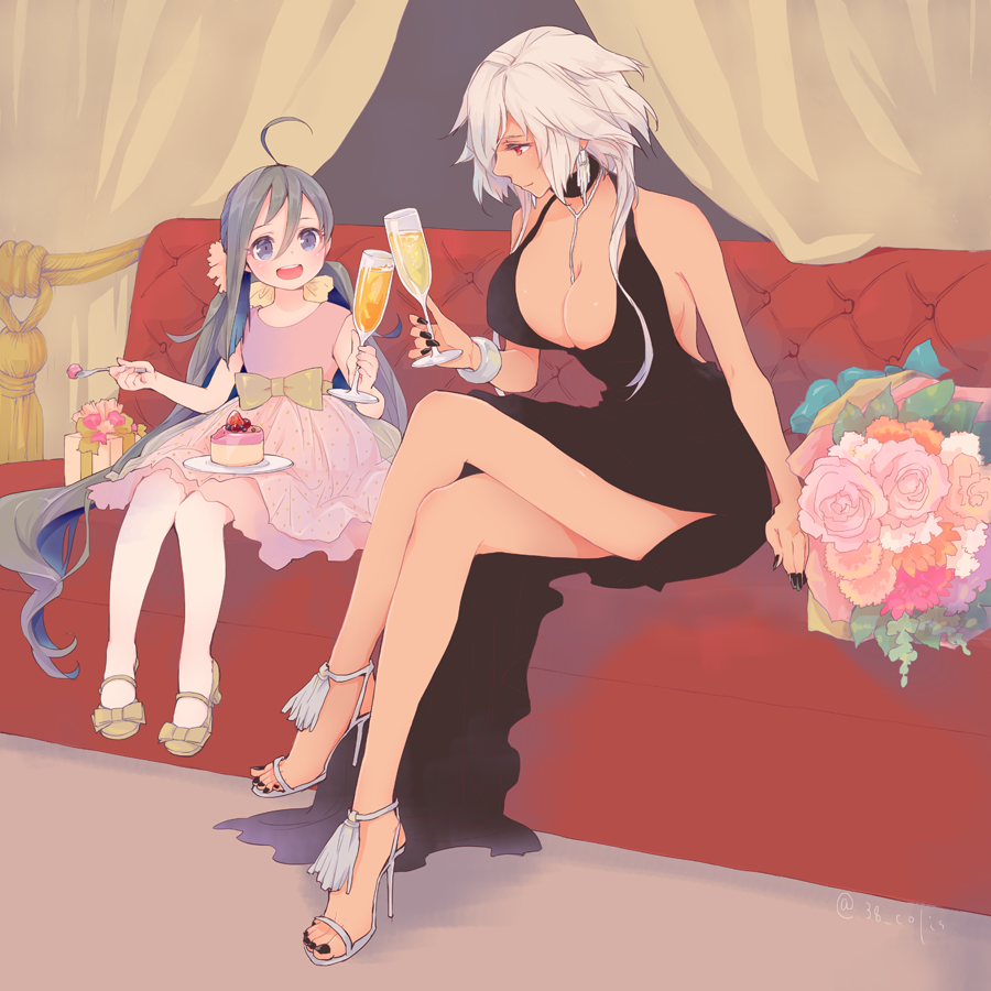 2girls, :d, age_difference, ahoge, alternate_costume, black_dress, black_nails, blonde_hair