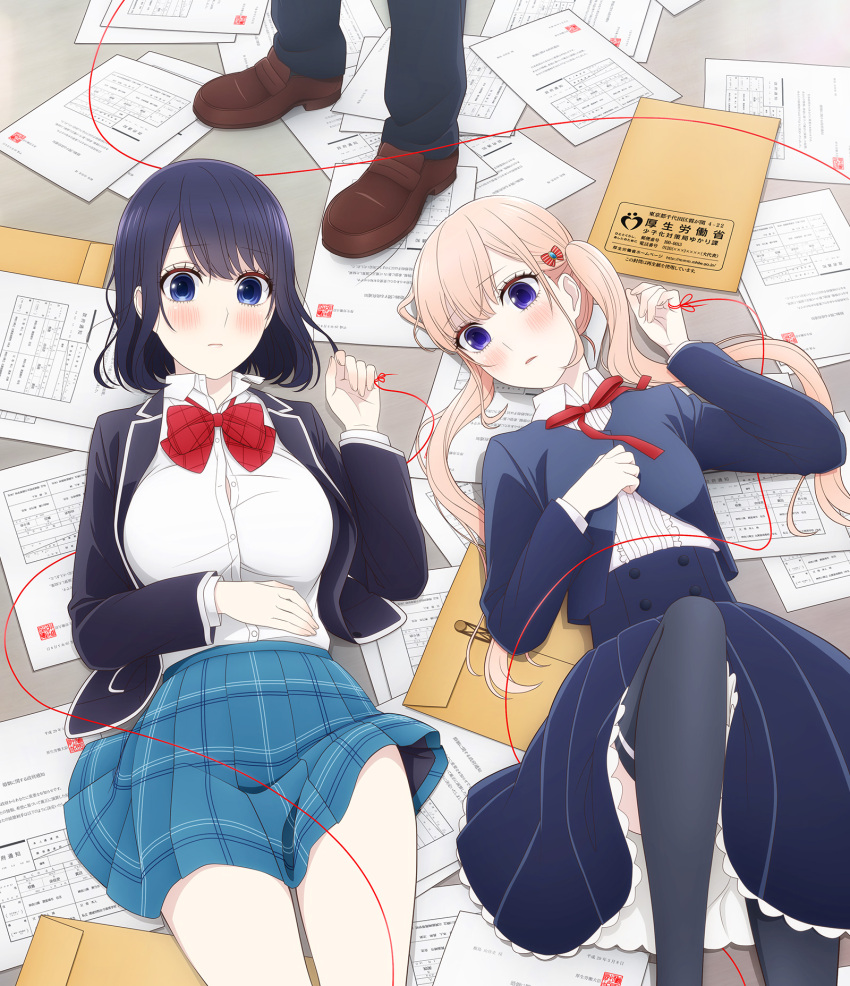 1boy, 2girls, black_hair, blonde_hair, blue_eyes, blush, bow, bowtie