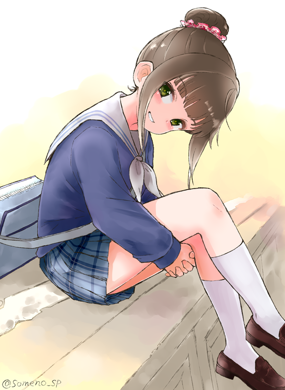 1girl, black_hair, commentary_request, green_eyes, hair_bun, hamaguchi_ayame, idolmaster, idolmaster_cinderella_girls, plaid, plaid_skirt, school_uniform, serafuku, skirt, smile, solo, someno_haru