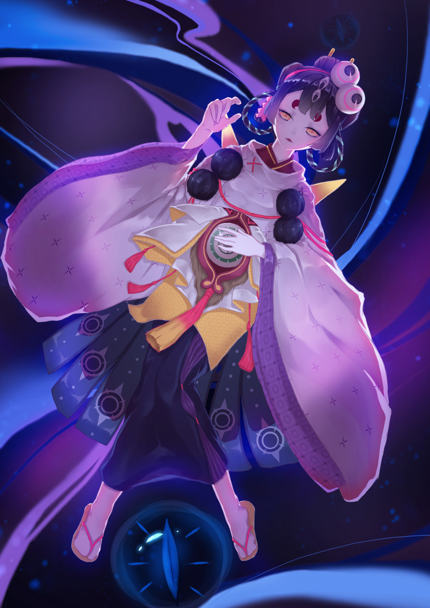 1girl, absurdres, black_hair, doumeki_(onmyoji), eyeball, fur_trim, hair_bun, hair_ornament, hair_stick, highres, japanese_clothes, kimono, long_hair, onmyoji, sandals, solo, yellow_eyes