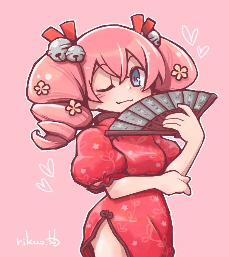 1girl, ;), ;3, bangs, bare_arms, bell, blue_eyes, blush, breasts, china_dress, chinese_clothes, closed_mouth, crossed_bangs, dress, drill_hair, eyebrows, eyebrows_visible_through_hair, facing_away, fan, floral_print, flower, folding_fan, hair_bell, hair_between_eyes, hair_flower, hair_ornament, hair_ribbon, hand_on_own_elbow, harvest_moon, harvest_moon_animal_parade, heart, holding, holding_fan, jingle_bell, luna_(harvest_moon), one_eye_closed, outline, pink_background, pink_hair, raised_eyebrows, red_dress, red_ribbon, ribbon, rikuo_(whace), short_hair, side_slit, signature, simple_background, small_breasts, smile, solo, turtleneck, twin_drills, white_outline
