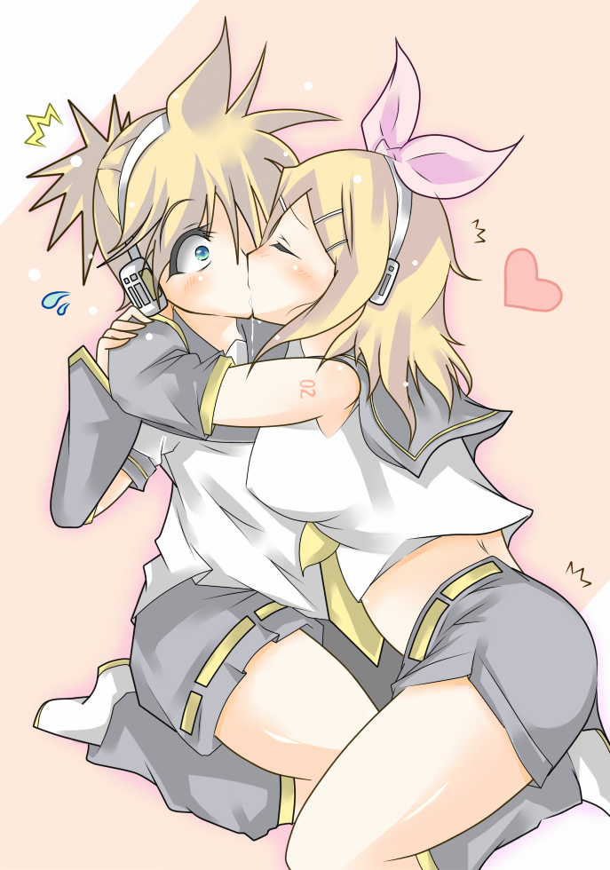 atsushi_(pixiv), guunome, incest, kagamine_len, kagamine_rin, kiss, siblings, twincest, twins, vocaloid